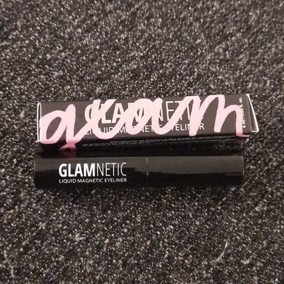 2/$23 Glamnetic Liquid Eyeliner - Picture 2 of 3
